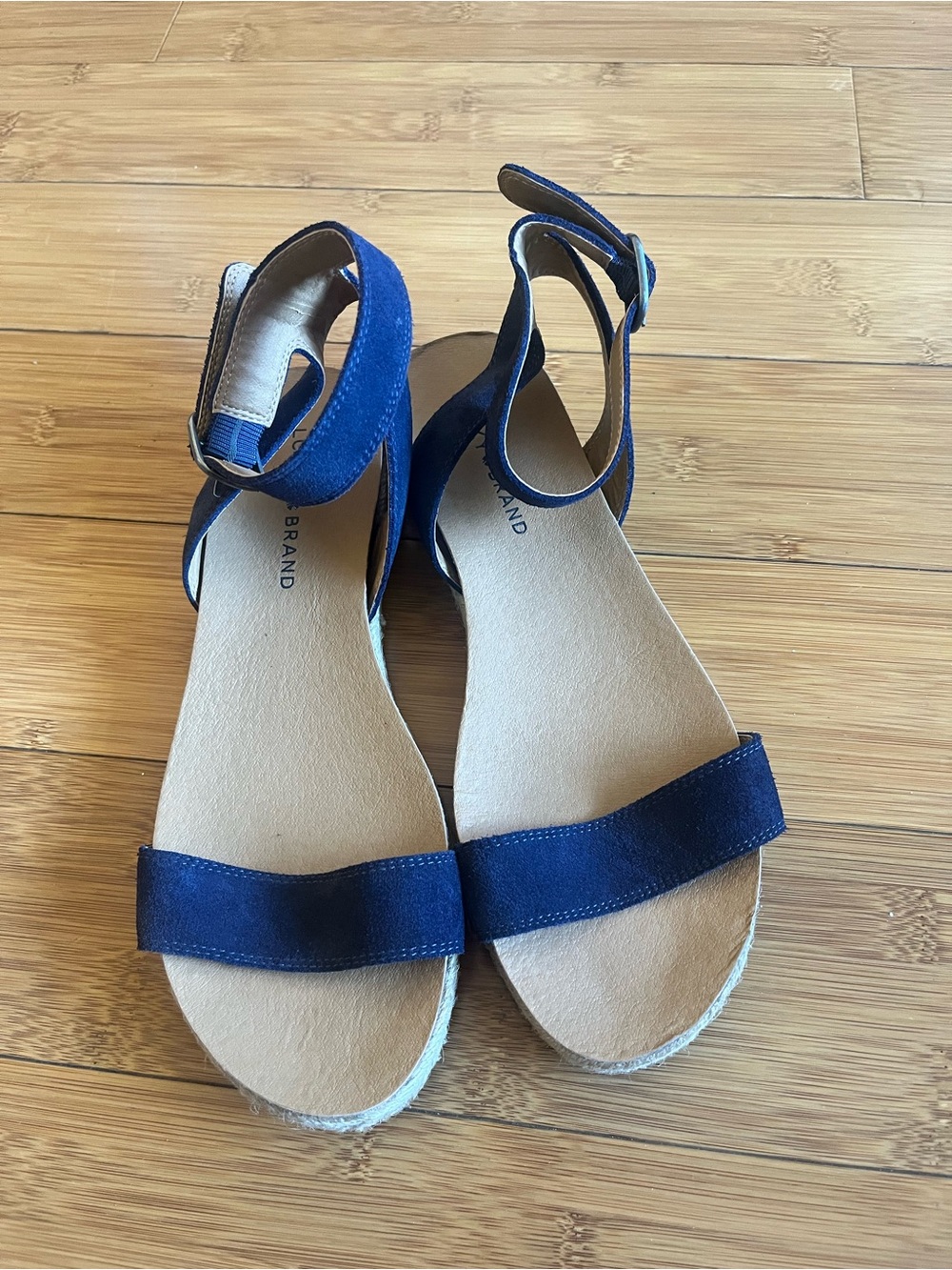 EUC Lucky Brand Garston Sandal Blue ankle strap size 8